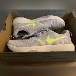 NIB - NIKE CITY REP TR Woman’s Size 11 Iris/Volt Glow DA1351502 MSRP $65